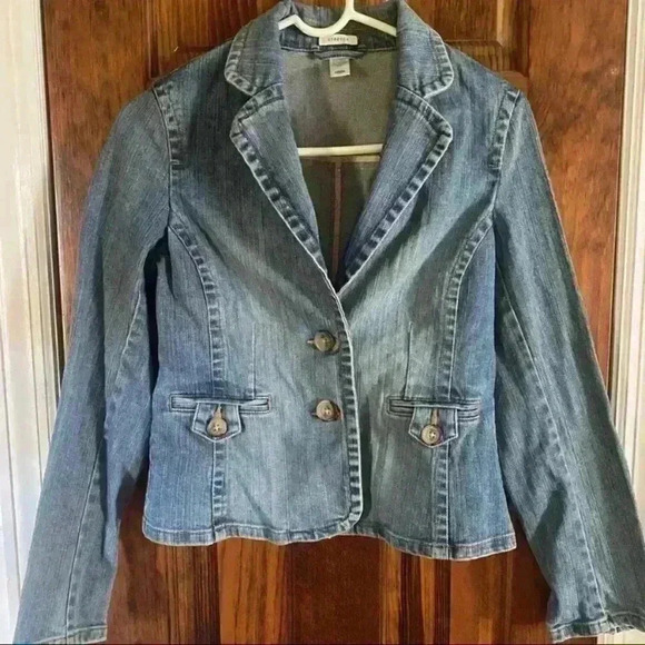 Old Navy Bundle denim Jacket & Skirt - Picture 3 of 13